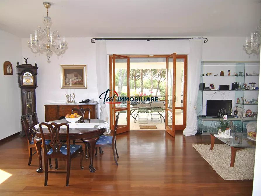 Immagine 23 di Villa in vendita  in Via Kaiser Parodi 15 a Livorno