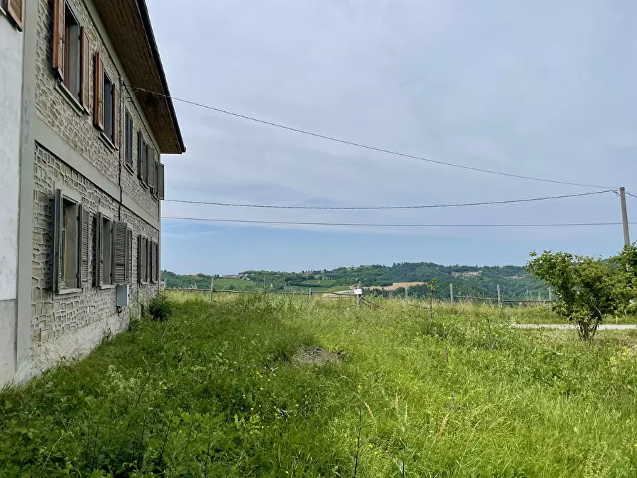 Immagine 7 di Rustico / casale in vendita  in Frazione Villa 8 a Serravalle Langhe