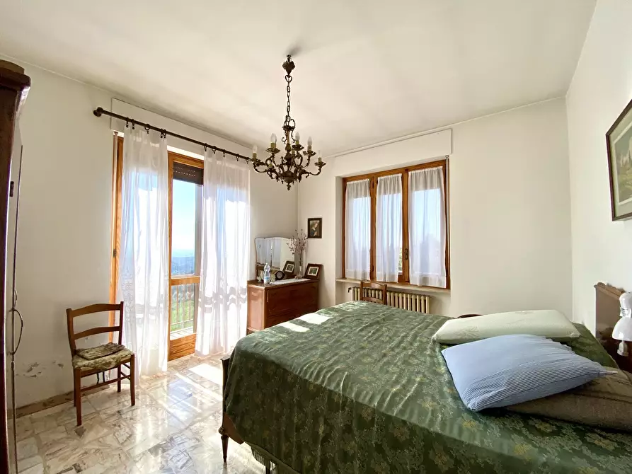 Immagine 7 di Villa in vendita  in via bricco broncio a Serravalle Langhe