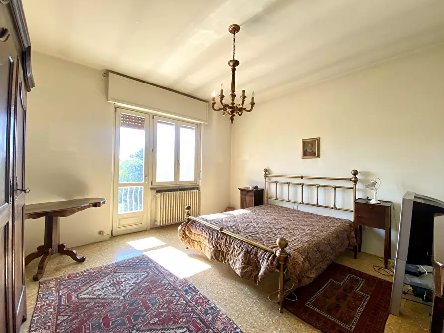 Immagine 10 di Trilocale in vendita  in SP661 16 a Monchiero