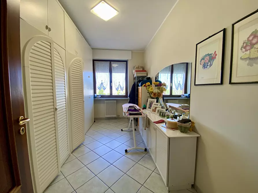 Immagine 7 di Quadrilocale in vendita  in Viale Europa 13 a Grinzane Cavour