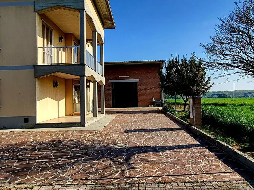 Immagine 6 di Casa bifamiliare in vendita  in Strada Bassa 3 a San Secondo Parmense
