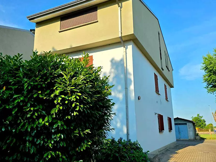 Immagine 6 di Porzione di casa in vendita  in Via Provinciale 23 a Sissa Trecasali