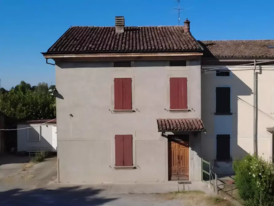 Immagine 1 di Porzione di casa in vendita  in Strada Provinciale per Soragna 17 a San Secondo Parmense