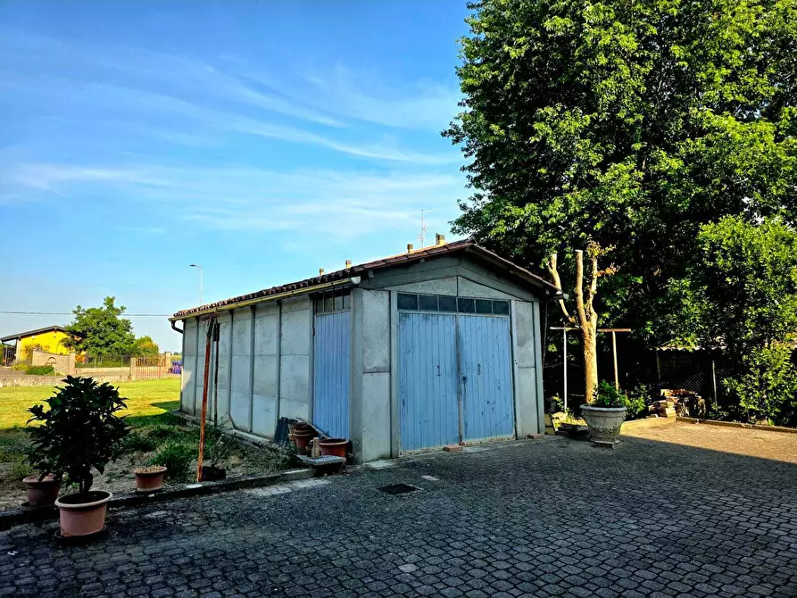 Immagine 39 di Porzione di casa in vendita  in Via Provinciale 23 a Sissa Trecasali