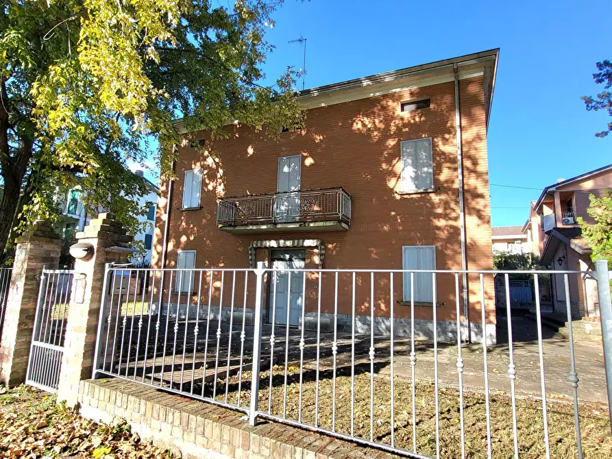 Immagine 44 di Villa in vendita  in Strada Cornazzano 3 a Sissa Trecasali