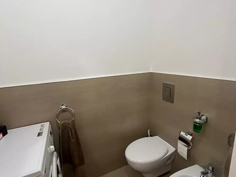 Immagine 11 di Trilocale in vendita  a Senigallia