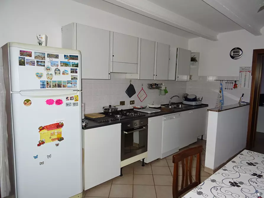 Immagine 3 di Casa indipendente in vendita  a Trecastelli