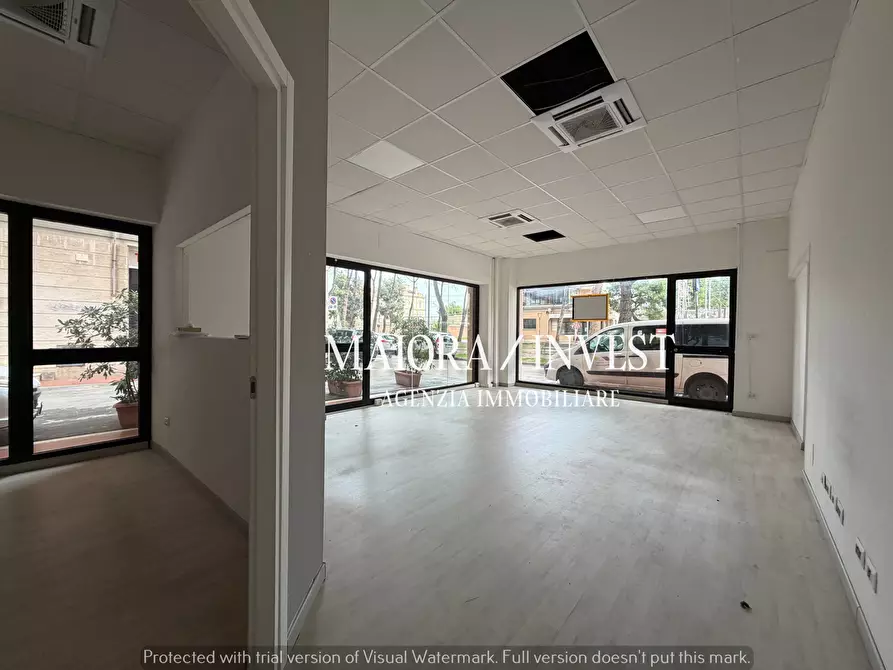 Immagine 6 di Locale commerciale in vendita  in Via Francesco Crucioli a Grottammare