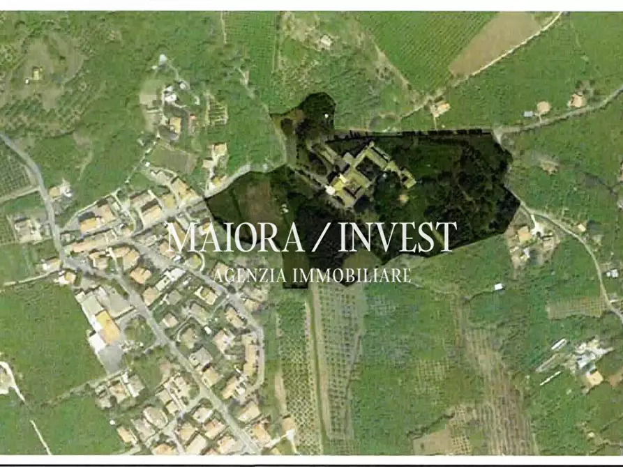 Immagine 1 di Palazzo in vendita  a Soriano Nel Cimino