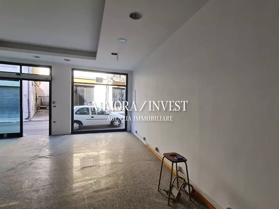 Immagine 7 di Locale commerciale in vendita  in via Corso Adriatico a Sant'egidio Alla Vibrata