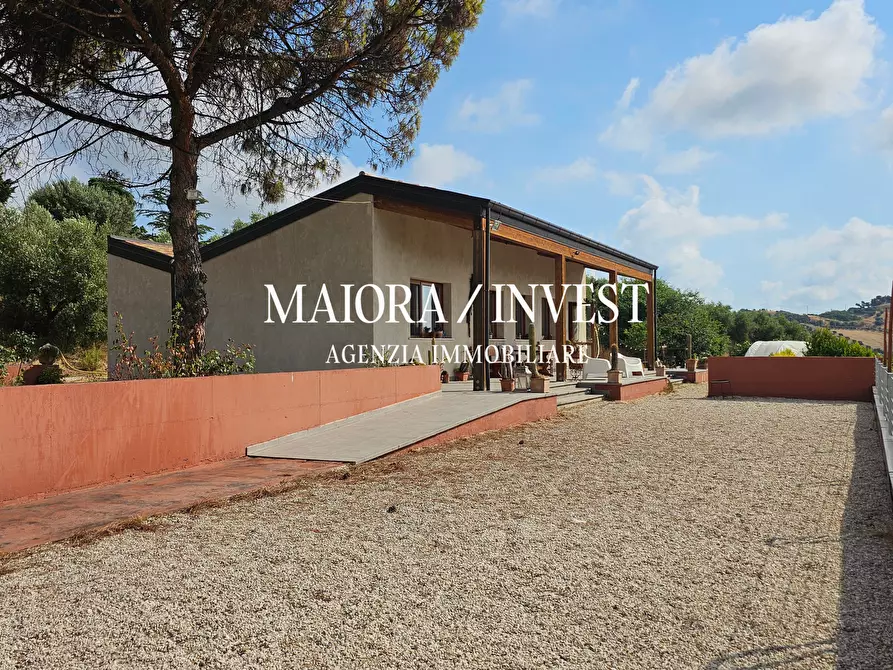 Immagine 1 di Agriturismo in vendita  a Monteprandone