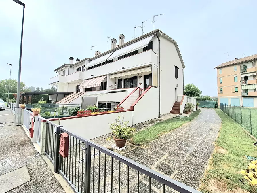 Immagine 1 di Villetta a schiera in vendita  in Vicolo della Resistenza 4 a Copparo