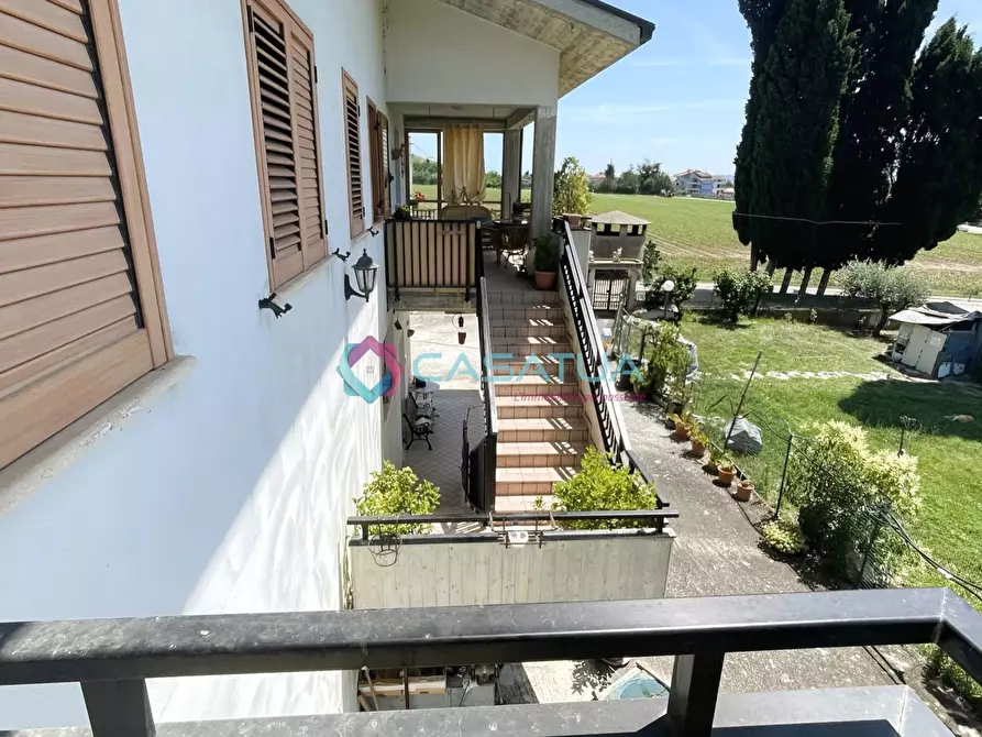 Immagine 40 di Villa in vendita  a Castellalto