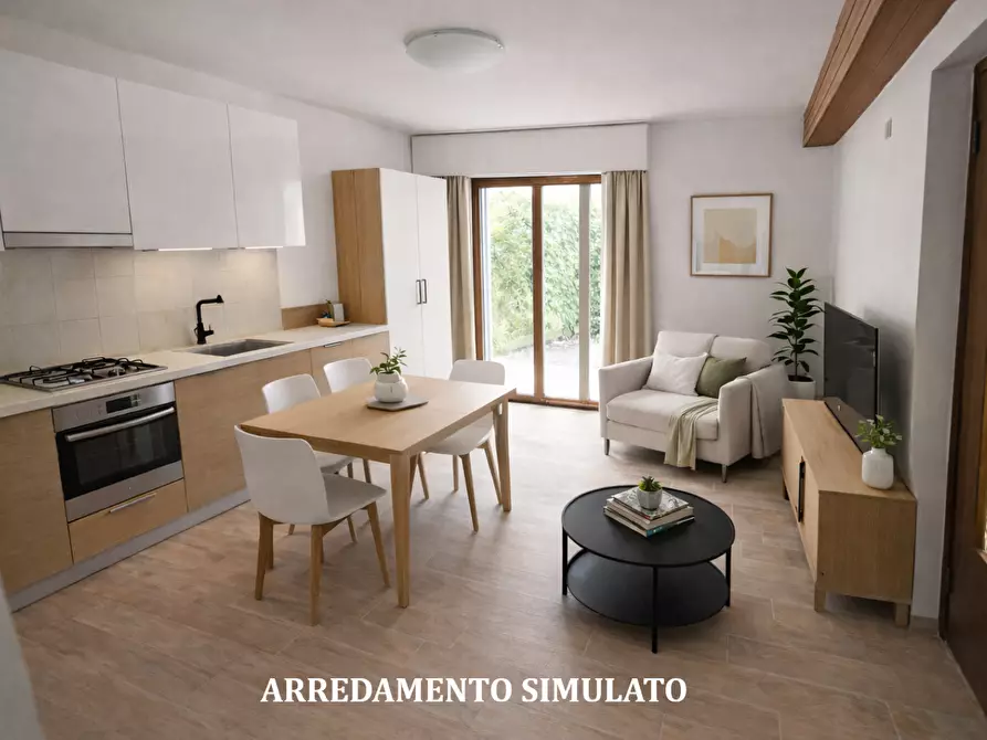 Immagine 13 di Casa trifamiliare in vendita  in Strada Statale 1 189 a Castelnuovo Magra