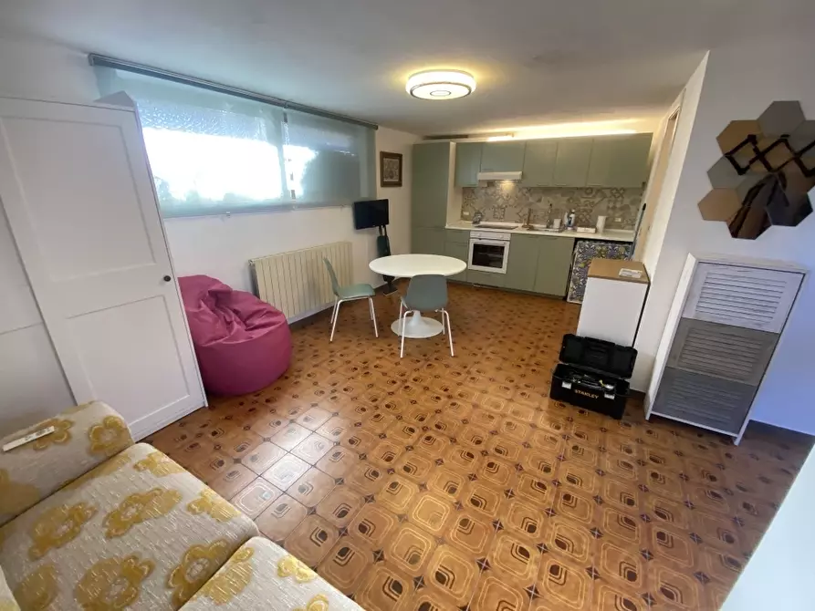 Immagine 3 di Porzione di casa in affitto  in Viale Giovanni da Verrazzano 17 a Carrara