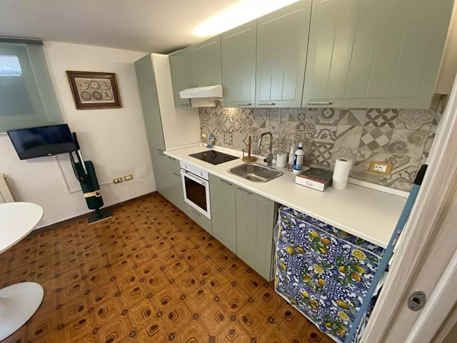 Immagine 4 di Porzione di casa in affitto  in Viale Giovanni da Verrazzano 17 a Carrara