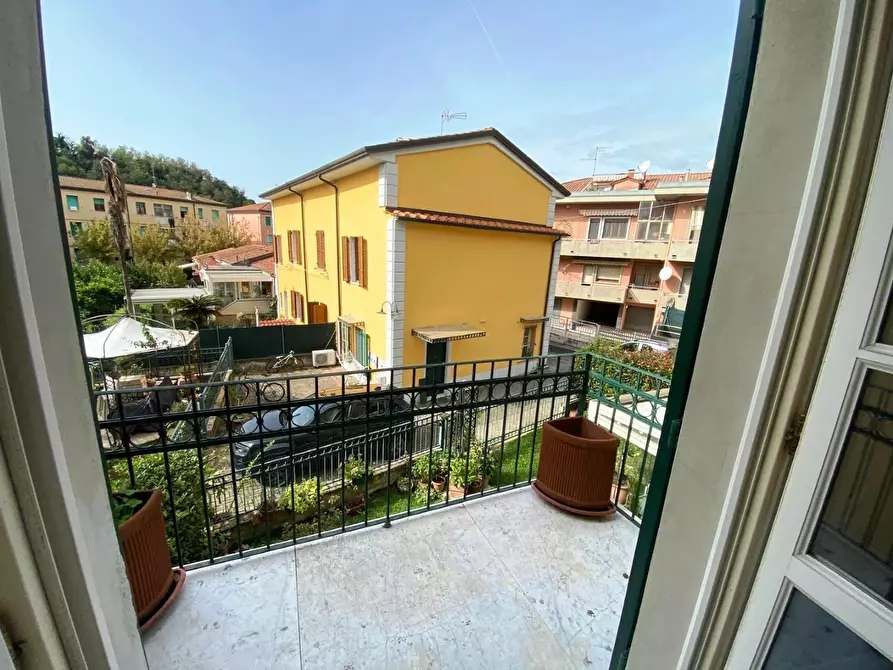 Immagine 9 di Porzione di casa in vendita  in Piazza Bastione 73 a Massa