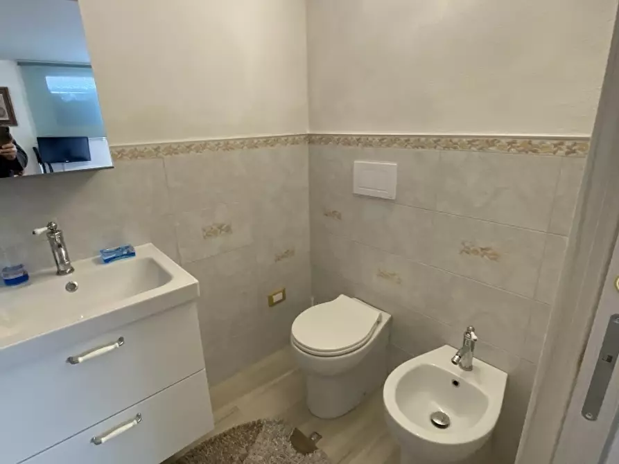 Immagine 2 di Porzione di casa in affitto  in Viale Giovanni da Verrazzano 17 a Carrara