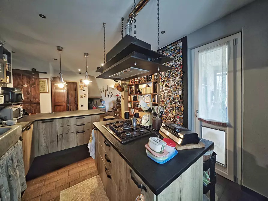 Immagine 1 di Porzione di casa in vendita  in Via Arena 15 a Ameglia