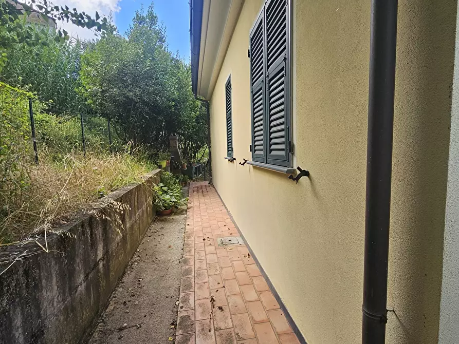 Immagine 52 di Villa in vendita  a Sarzana