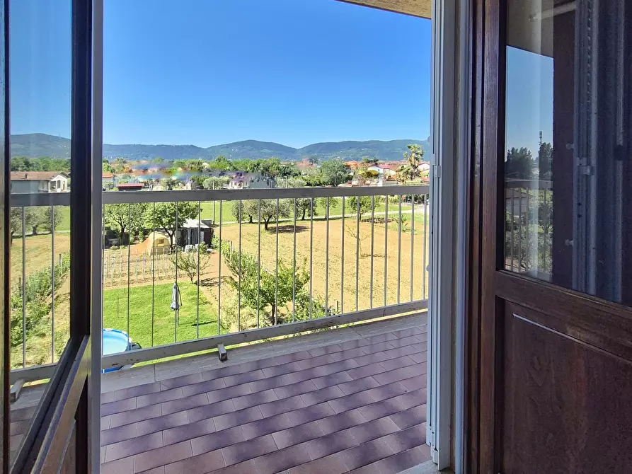 Immagine 26 di Trilocale in vendita  in Via Canale 106 a Castelnuovo Magra