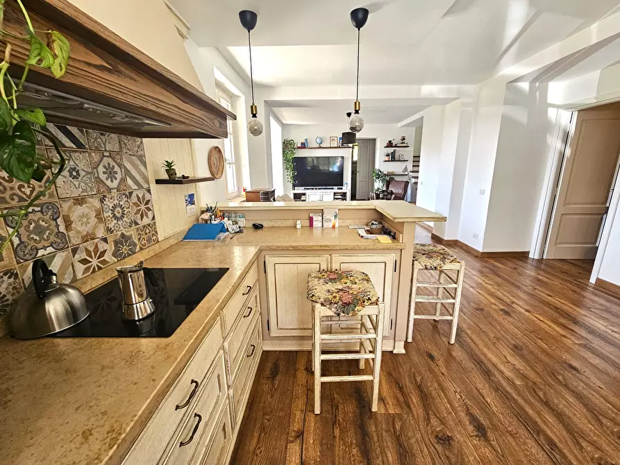 Immagine 25 di Villa in vendita  in Via Luparello 5 a Sarzana