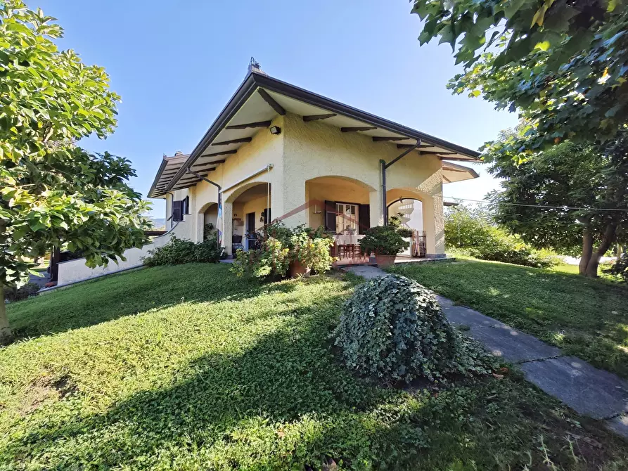 Immagine 5 di Villa in vendita  in Via Forano 9 a Ameglia