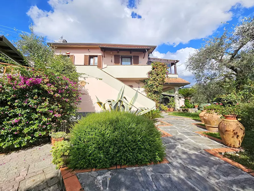 Immagine 3 di Villetta a schiera in vendita  in Via Porredo 152 a Fosdinovo