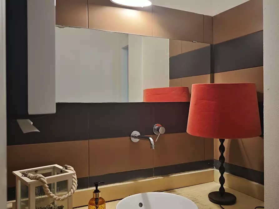 Immagine 67 di Locale commerciale in vendita  in Località Fiascherino 7 a Lerici