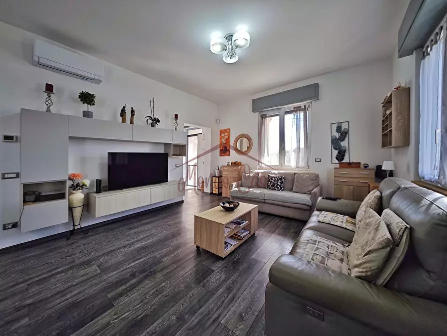 Immagine 5 di Villa in vendita  in Via Provinciale 40 a Castelnuovo Magra
