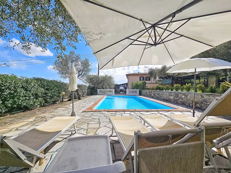 Immagine 59 di Villetta a schiera in vendita  in Via Porredo 152 a Fosdinovo