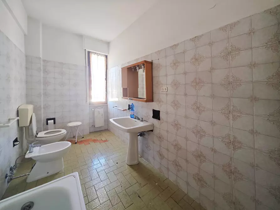 Immagine 16 di Bilocale in vendita  in Stradone D'Oria 120 a La Spezia