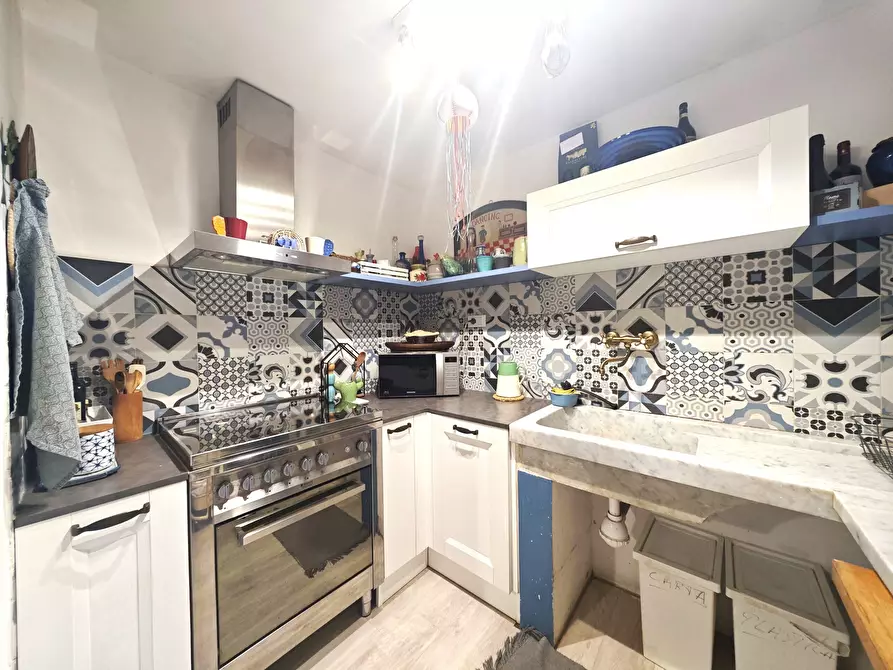 Immagine 7 di Pentalocale in vendita  in Via Salicello 153 a Castelnuovo Magra