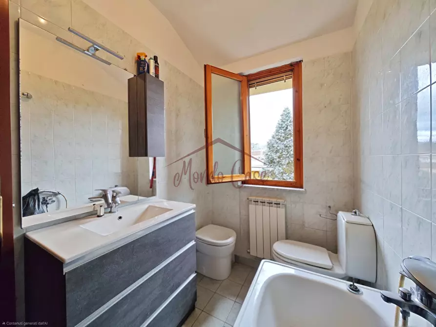 Immagine 11 di Trilocale in vendita  in Via Nave 83 a Sarzana