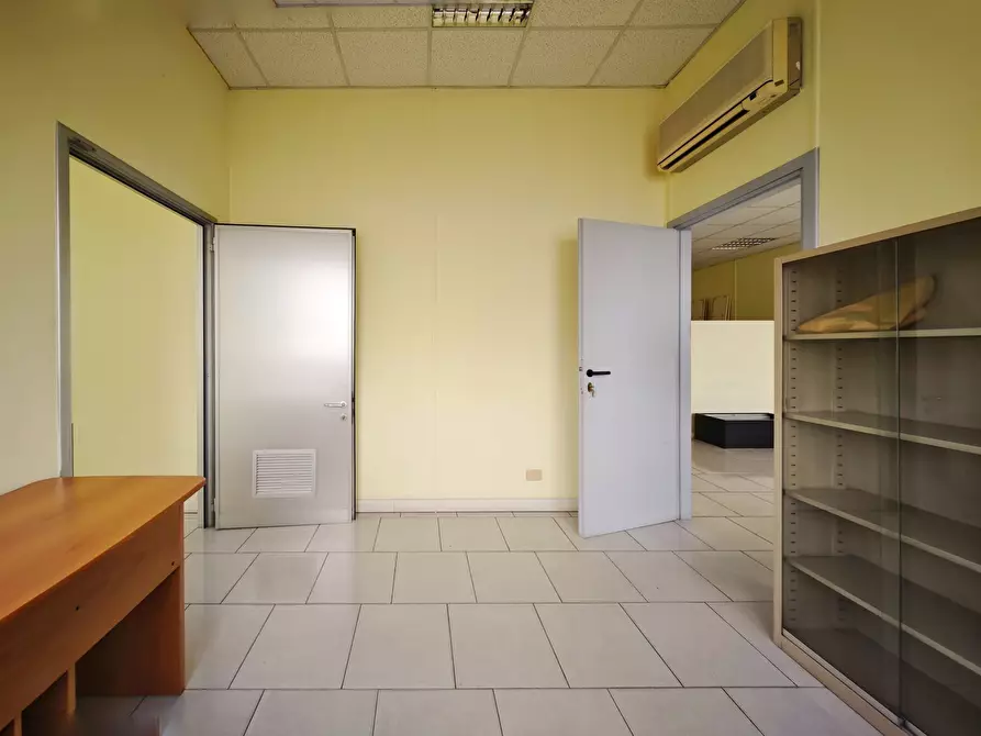 Immagine 28 di Ufficio in vendita  in Via Brigata Partigiana Ugo Muccini 92 a Sarzana