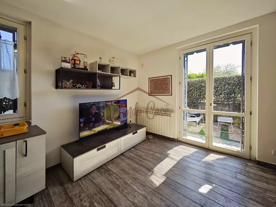 Immagine 11 di Pentalocale in vendita  in Via Socrate Benacci 29 a Sarzana