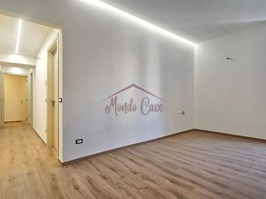 Immagine 8 di Trilocale in vendita  in Piazza Giacomo Matteotti 29 a Sarzana