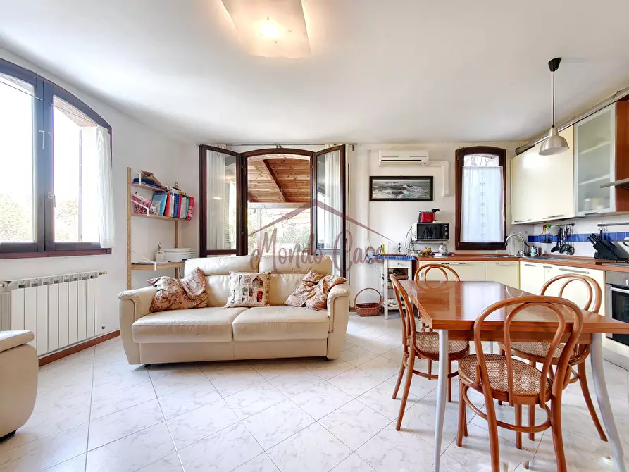 Immagine 14 di Porzione di casa in vendita  in Via Camisano a Ameglia