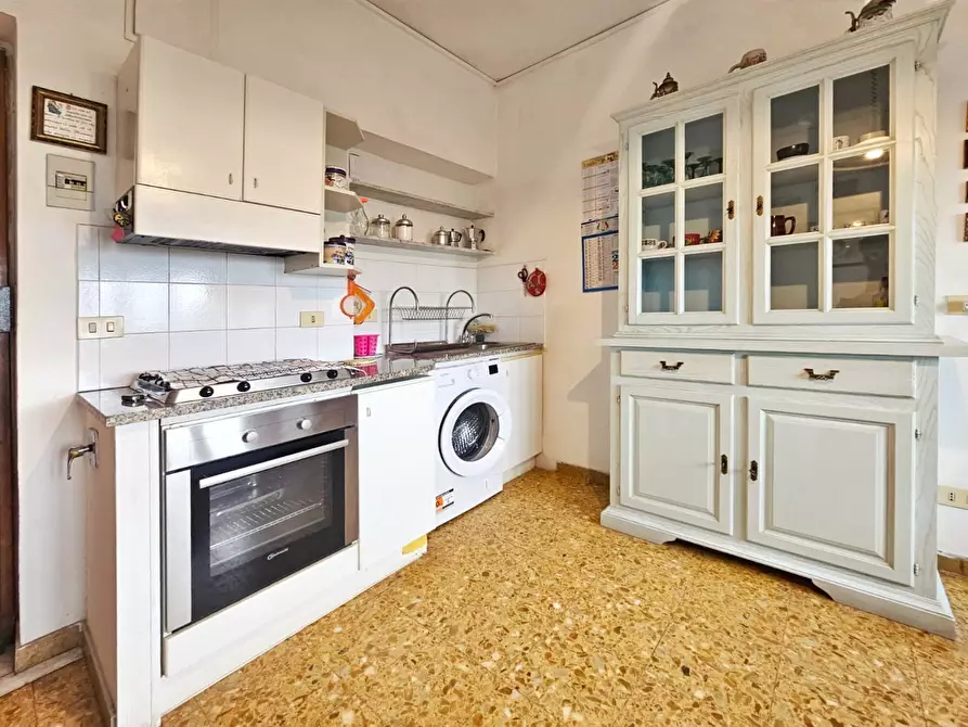 Immagine 11 di Bilocale in vendita  in Via P. Ratti 32 a Ameglia