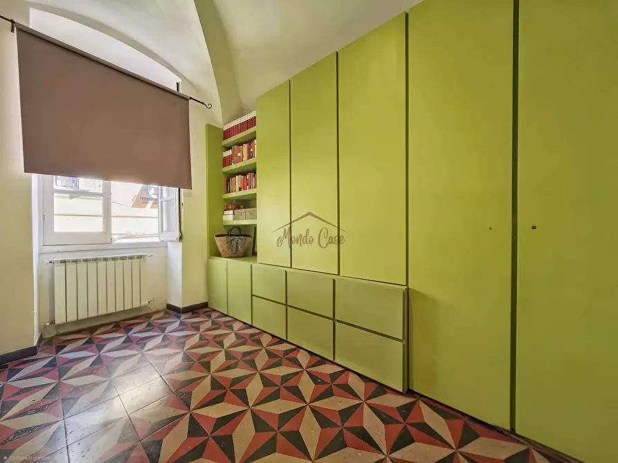 Immagine 37 di Trilocale in vendita  a Sarzana