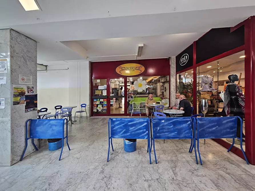 Immagine 13 di Bar / Ristorante in vendita  in Via Eugenio Montale 35 a Carrara