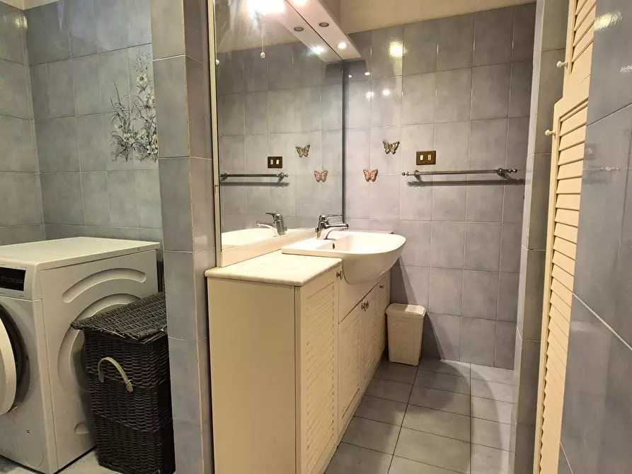 Immagine 40 di Villetta a schiera in vendita  in Via Madonnina 11 a Ortonovo