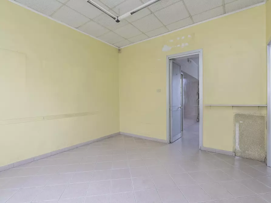 Immagine 11 di Ufficio in vendita  in Strada di Settimo 81 a Torino