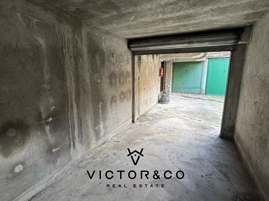 Immagine 3 di Garage in vendita  in Via Sforzesca sn a Novara