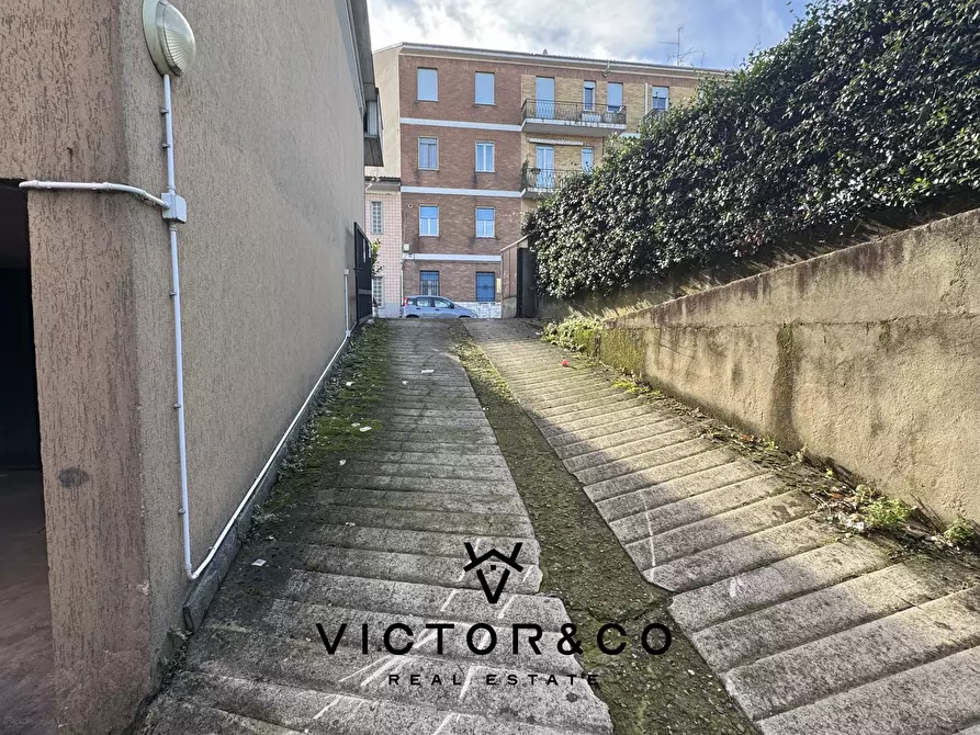 Immagine 6 di Garage in vendita  in Via Sforzesca sn a Novara