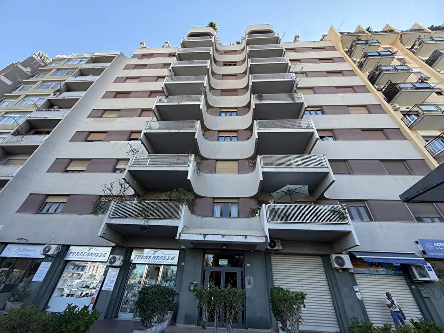 Immagine 2 di Pentalocale in vendita  in Via Uditore a Palermo