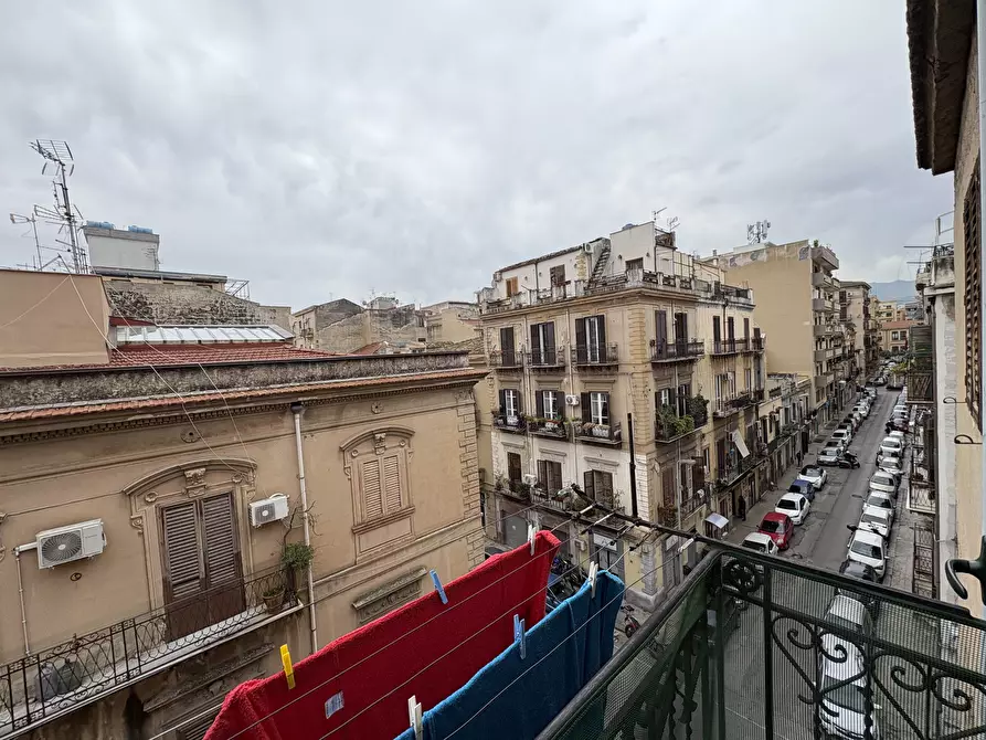 Immagine 17 di Trilocale in vendita  in Via Vito La Mantia 86 a Palermo