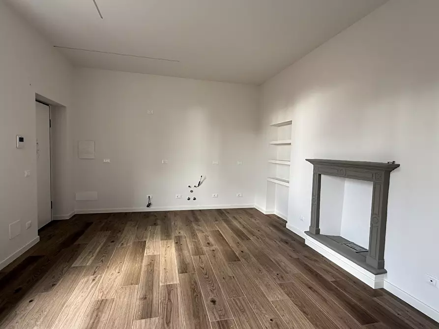 Immagine 15 di Bilocale in vendita  in Via Giuseppe Sirtori 1 a Carate Brianza