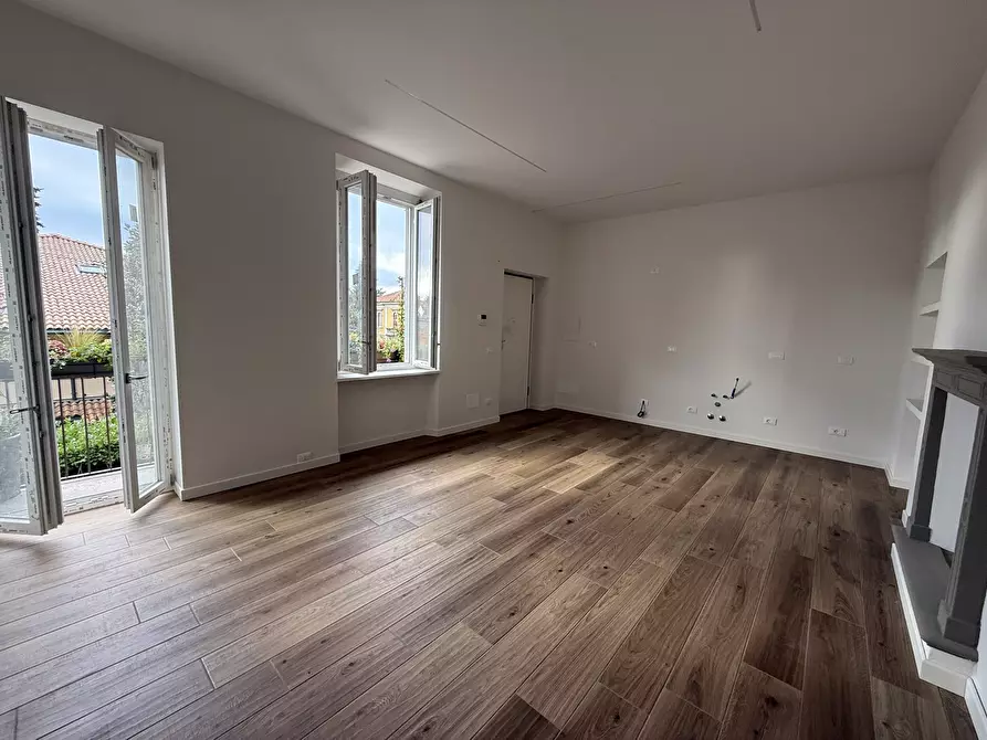 Immagine 10 di Bilocale in vendita  in Via Giuseppe Sirtori 1 a Carate Brianza